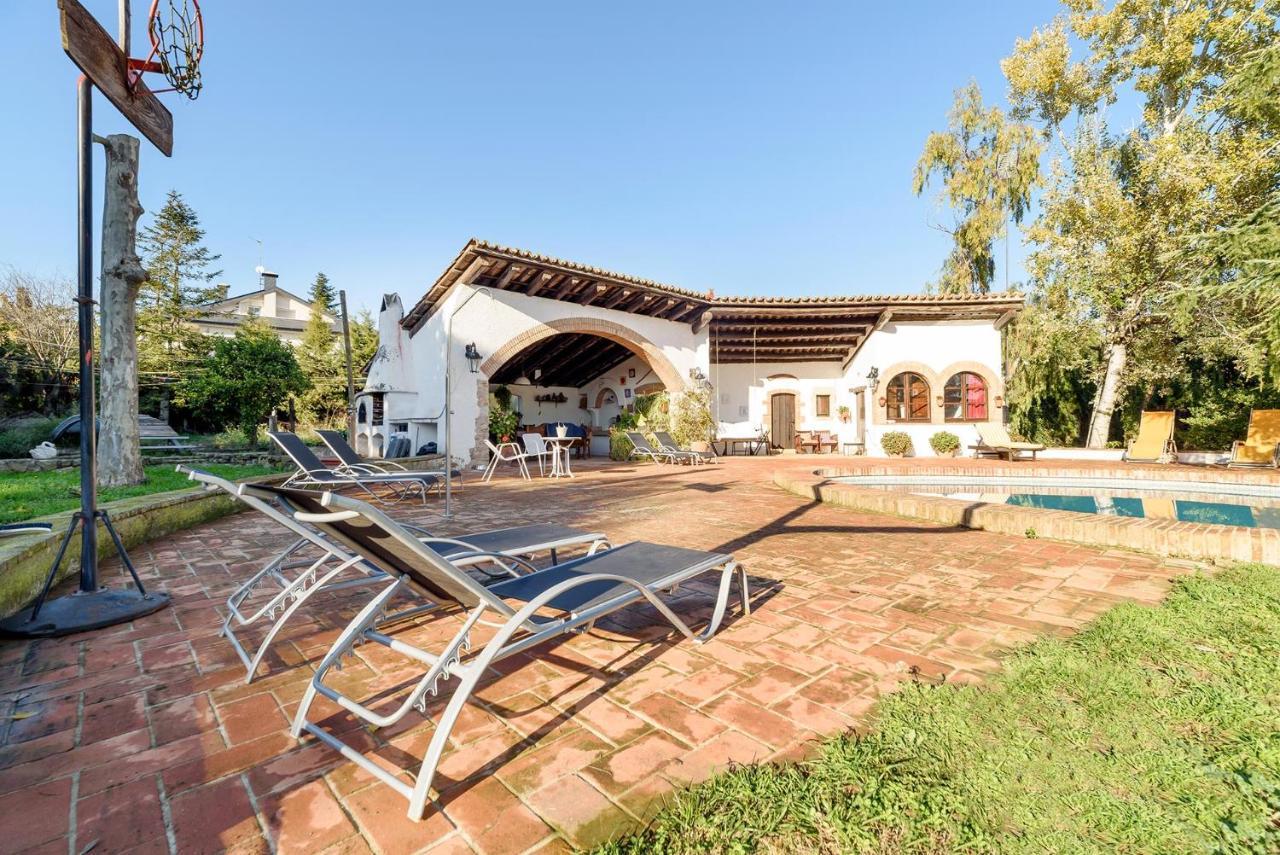 Masía Can Manent del Bosc S XVIII Santa Eulalia de Ronsaná Exterior foto